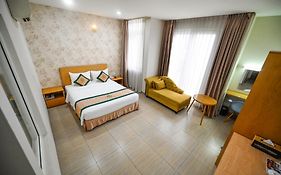 Camila Airport Hotel